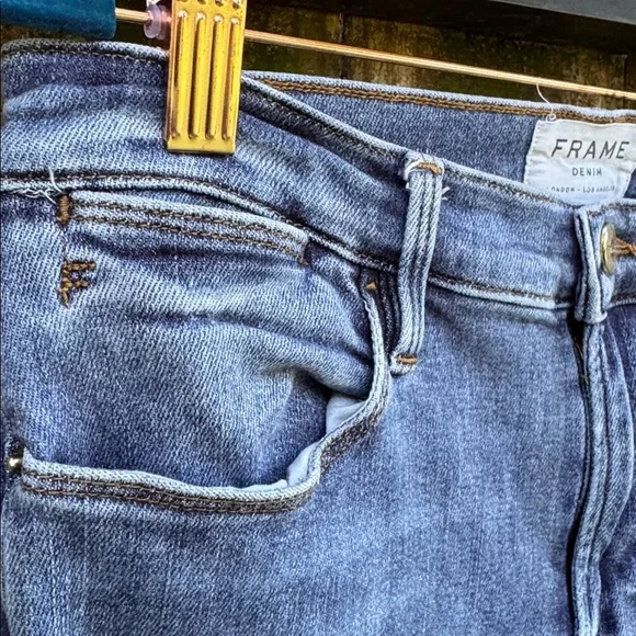 Frame denim ‘Le High Straight’ jeans, size 28 - Picture 5 of 10